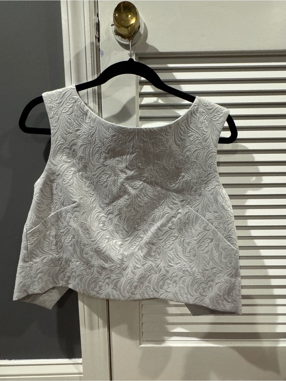 Tildon White Textured Sleeveless Crop Top